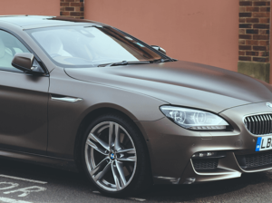 ماك بوك M2 للبيع القوة والأناقة في جهاز واحد