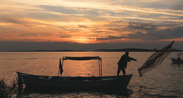 مجموعة مارينر 4 قارب انتكس